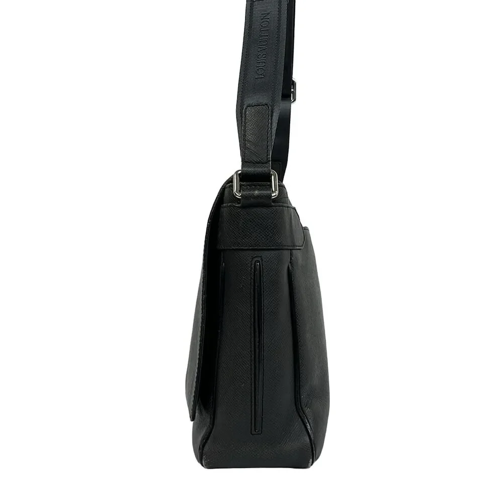 Louis Vuitton Roman MM Taiga Shoulder Bag M32624 - Picture 4 of 8